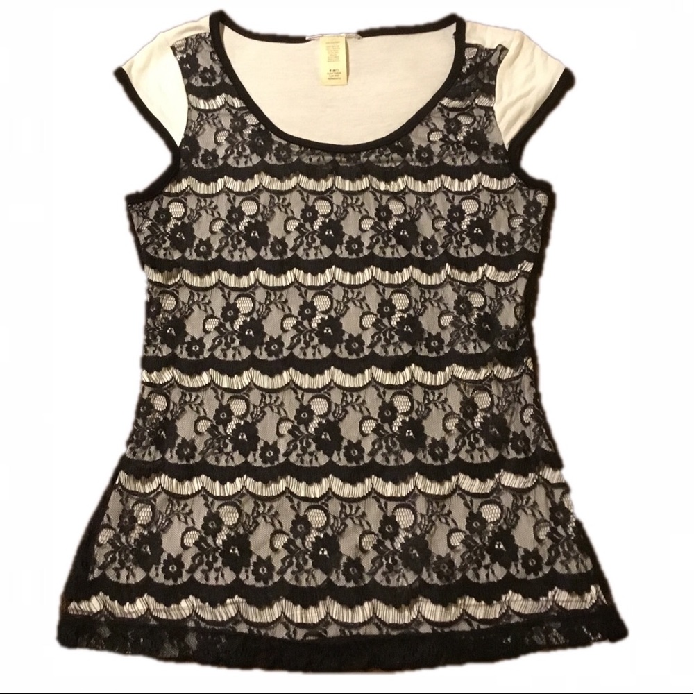 Black & white lace sleeveless top blouse
